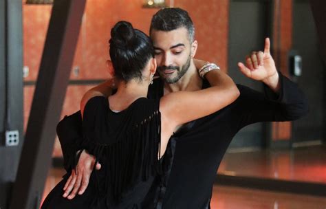 how to dance bachata: Bachata's origins and its impact on Latin American music