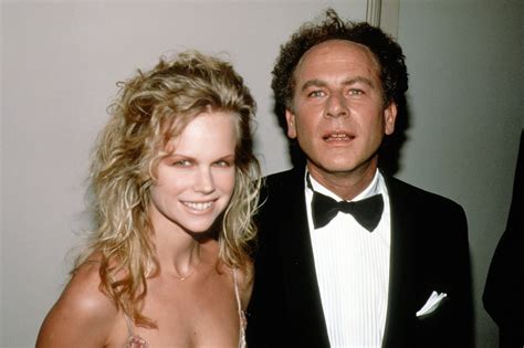 who is art garfunkel's wife? In her free time, she enjoys gardening and playing the piano.